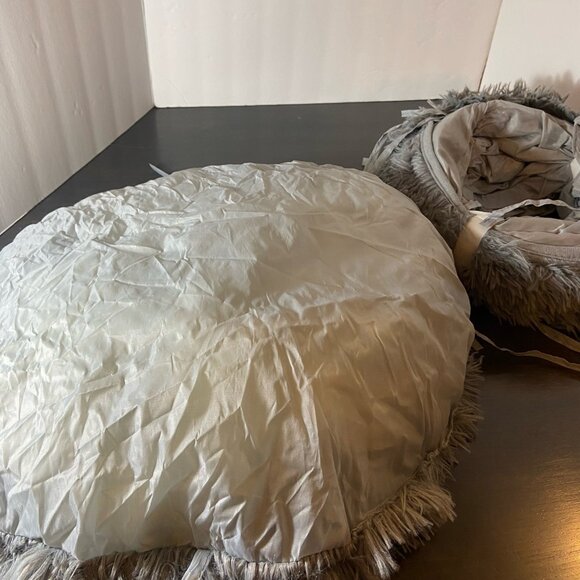 Fluffy Faux-Fur Pet Tunnel & Bed – Soft Cozy Hideout for Cats & Small Pets - New - Picture 3 of 6